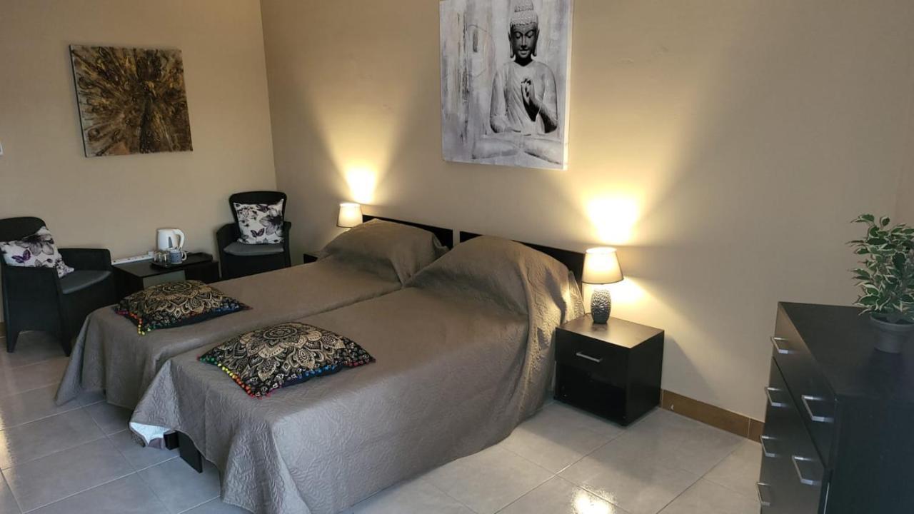 Lotus Apartment Hamrun Exteriör bild